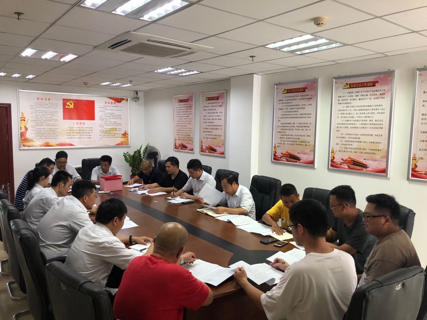 ��ίίԱ�����ǵ�ֱ������֧����ר�⵳�� (2).jpg