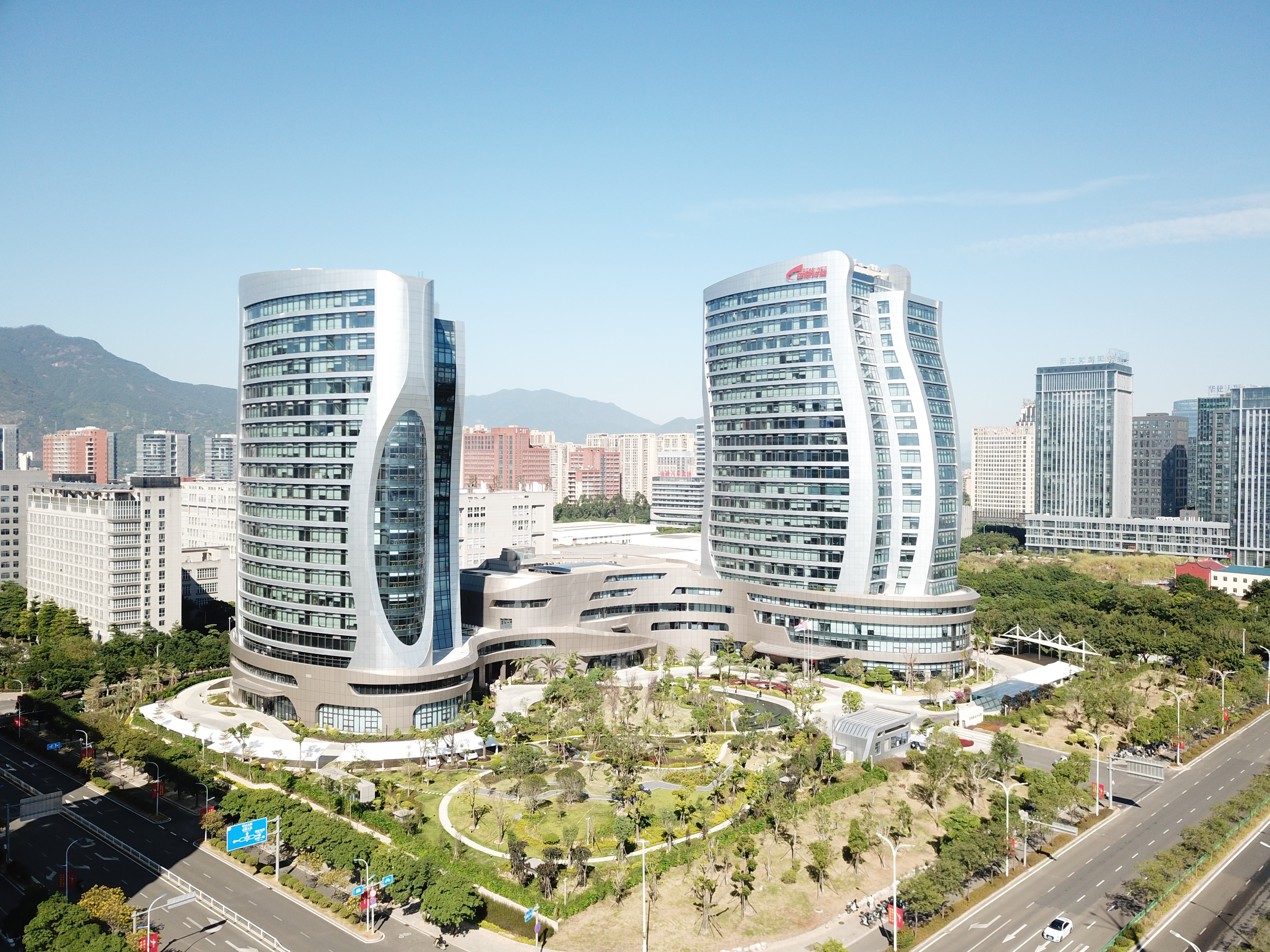 星网锐捷科技园基地三期荣获省优质工程奖 (3).jpg 星网锐捷科技园基地三期荣获省优质工程奖 (3).jpg